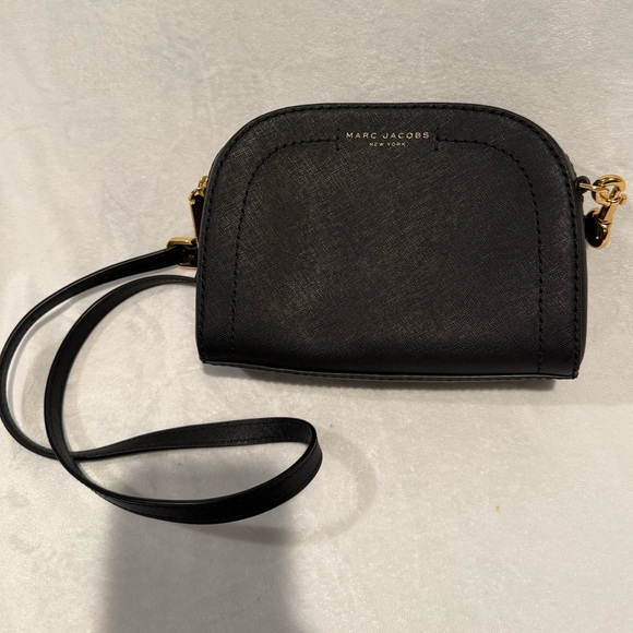 Marc Jacobs Handbags - Marc Jacobs Women's Black Crossbody Bag